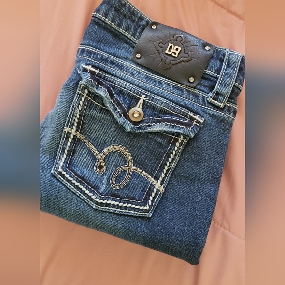 D9 Rae Crop/Capri Jeans - Picture 5 of 6